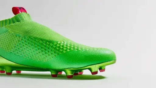 Women's football boots 